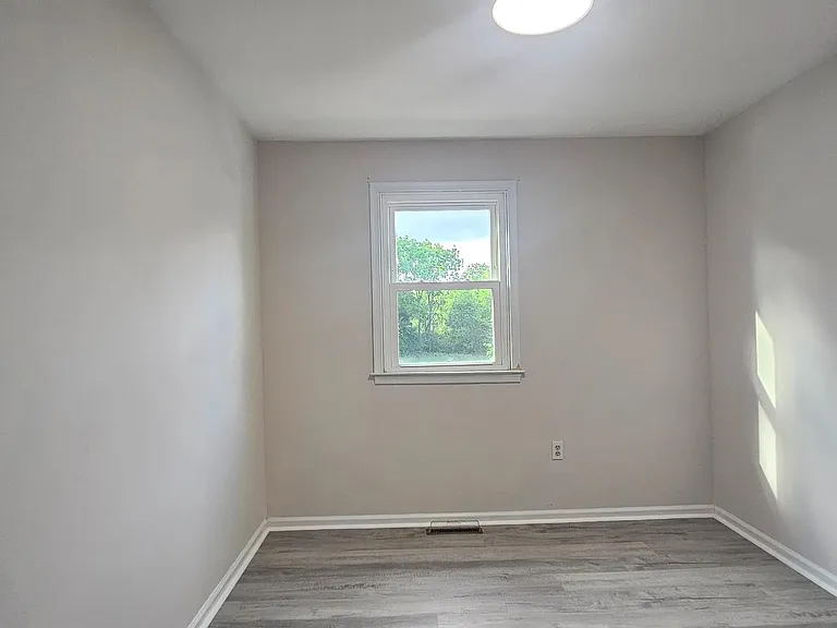 224 Yardley Ct — Photo 17