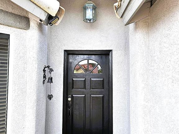 3rd image of 10711 E 36th Pl