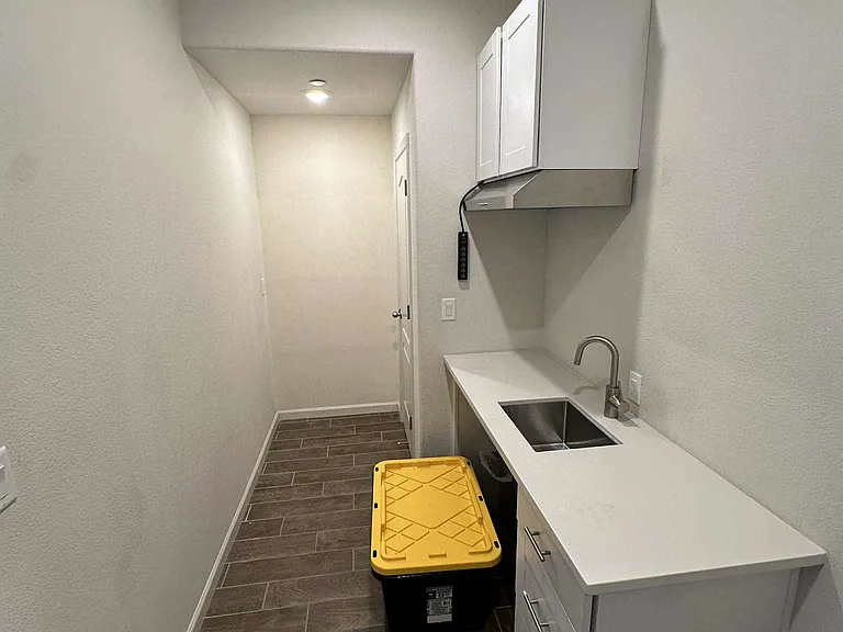 2061 Rosewood Dr #1 — Photo 19