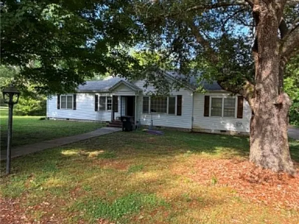 44 Cox St, Carrollton, AL 35447