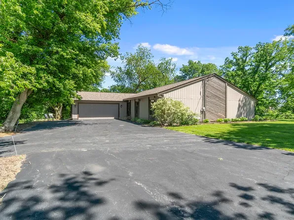 9901 N Campbell Rd, Durand, IL 61024