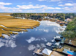 745 E 1st St, Midway, GA 31320