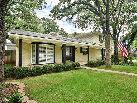 3rd image of 1006 Oakview Dr