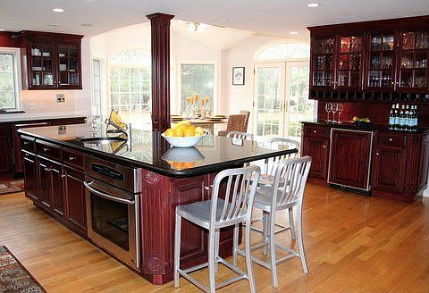 Kitchen bar, dining area