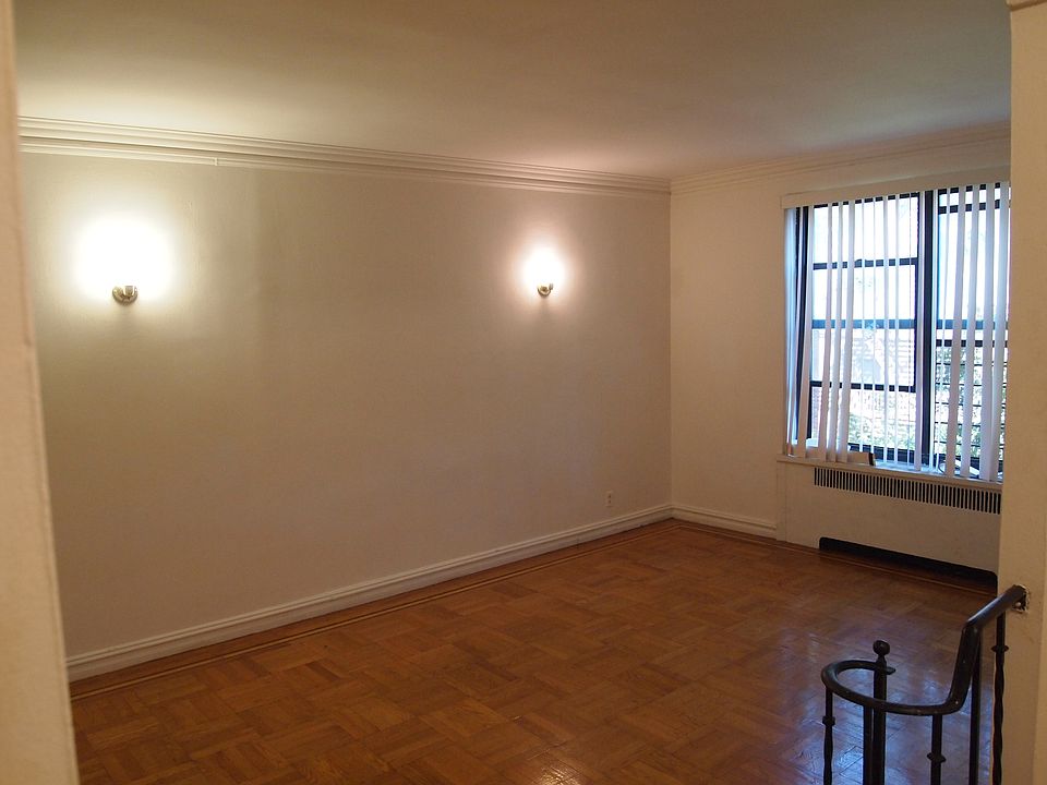 2nd image of 185 E 206th St Unit 5G