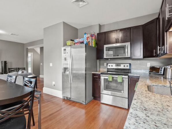 139 Adams St APT 3