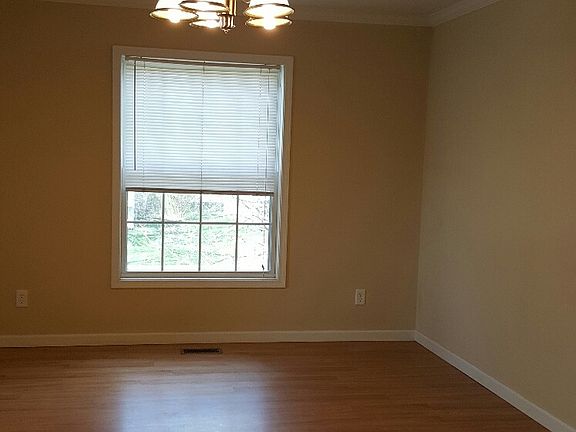 2nd image of 1328 Hibbard Dr #E-2