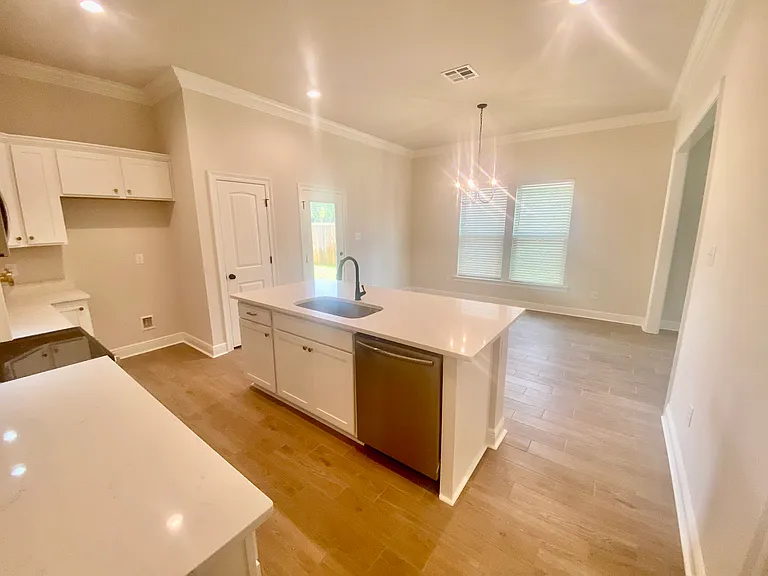 21200 Astoria Ln — Photo 9