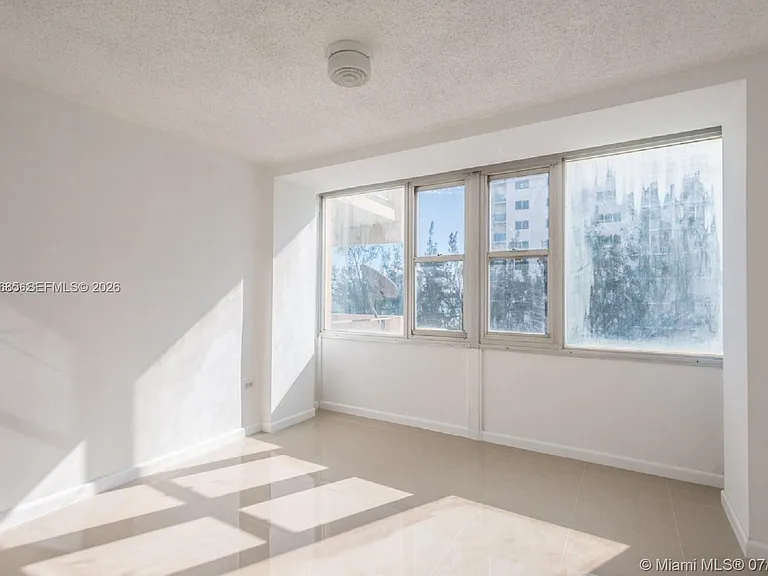 7545 E Treasure Dr #2H — Photo 26