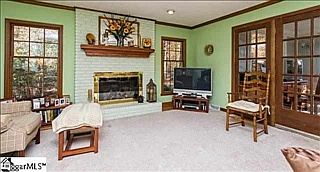 5th image of 201 Holly Park Ln