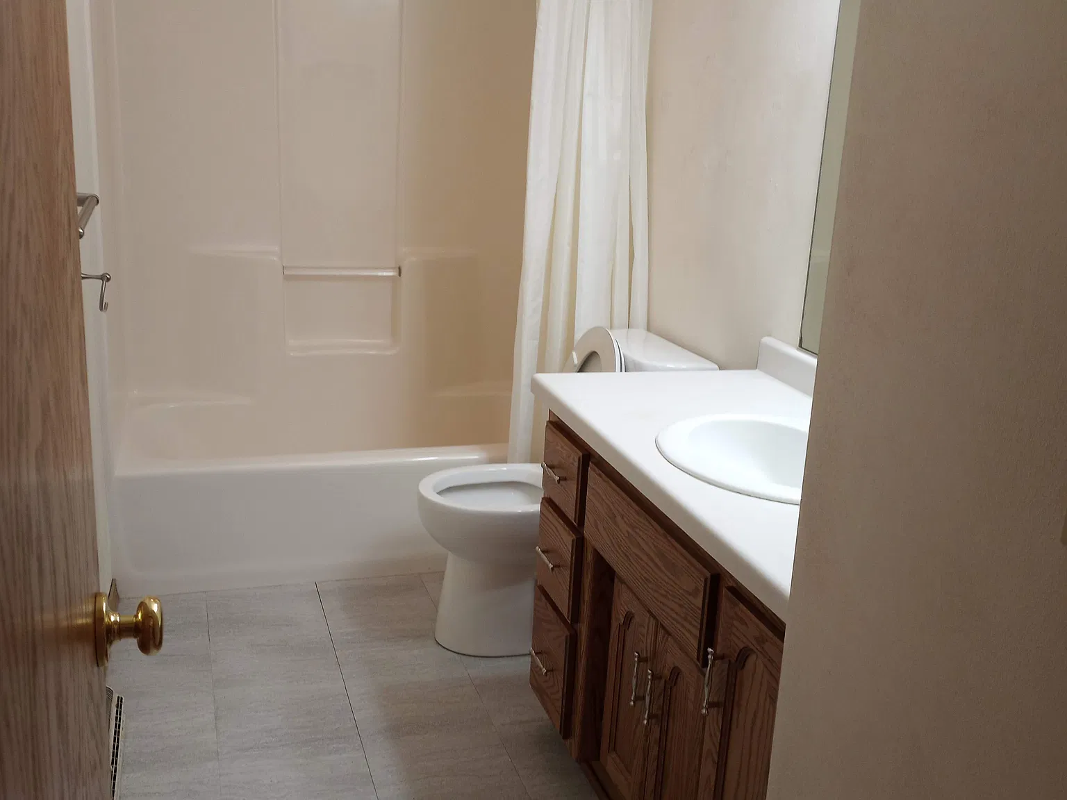 W3181 Westowne Ct, Appleton — Photo 3