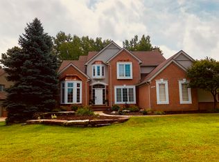 4468 Castlewood Dr, Auburn Hills, MI