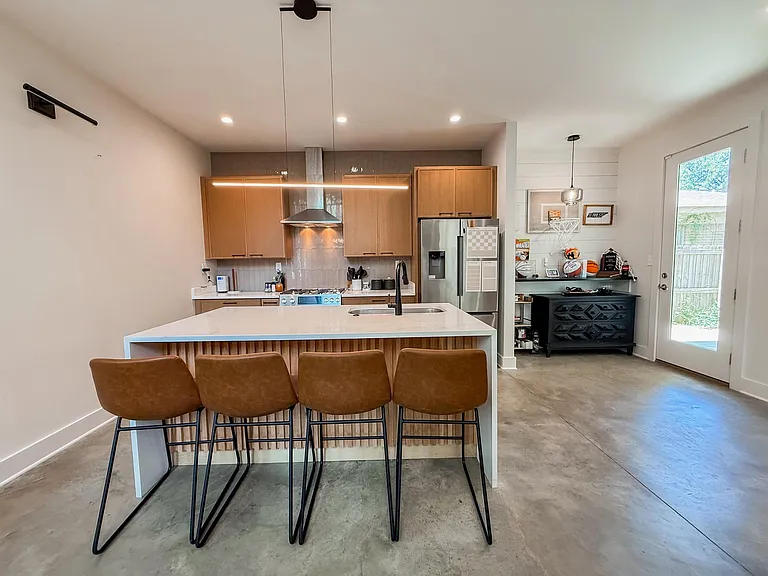 765 Carnes Station Cv — Photo 4