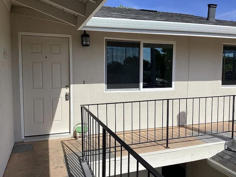 1786 Reinelt Ave — Photo 2