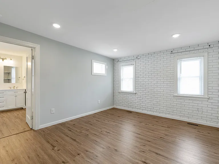 5309 Gillespie Ave — Photo 9