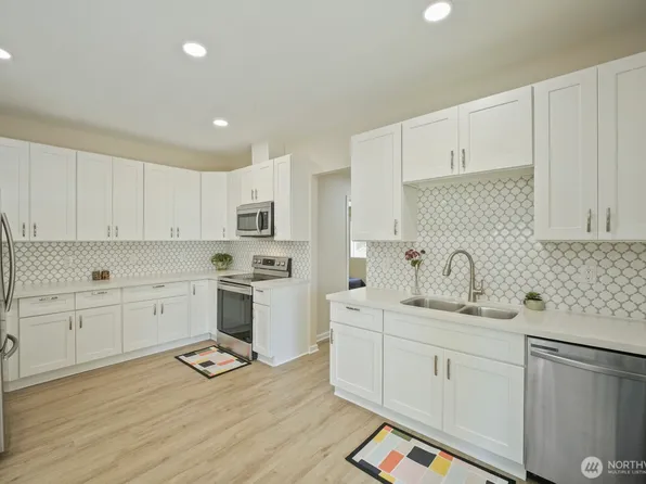 3611 E I Street, Tacoma, WA 98404