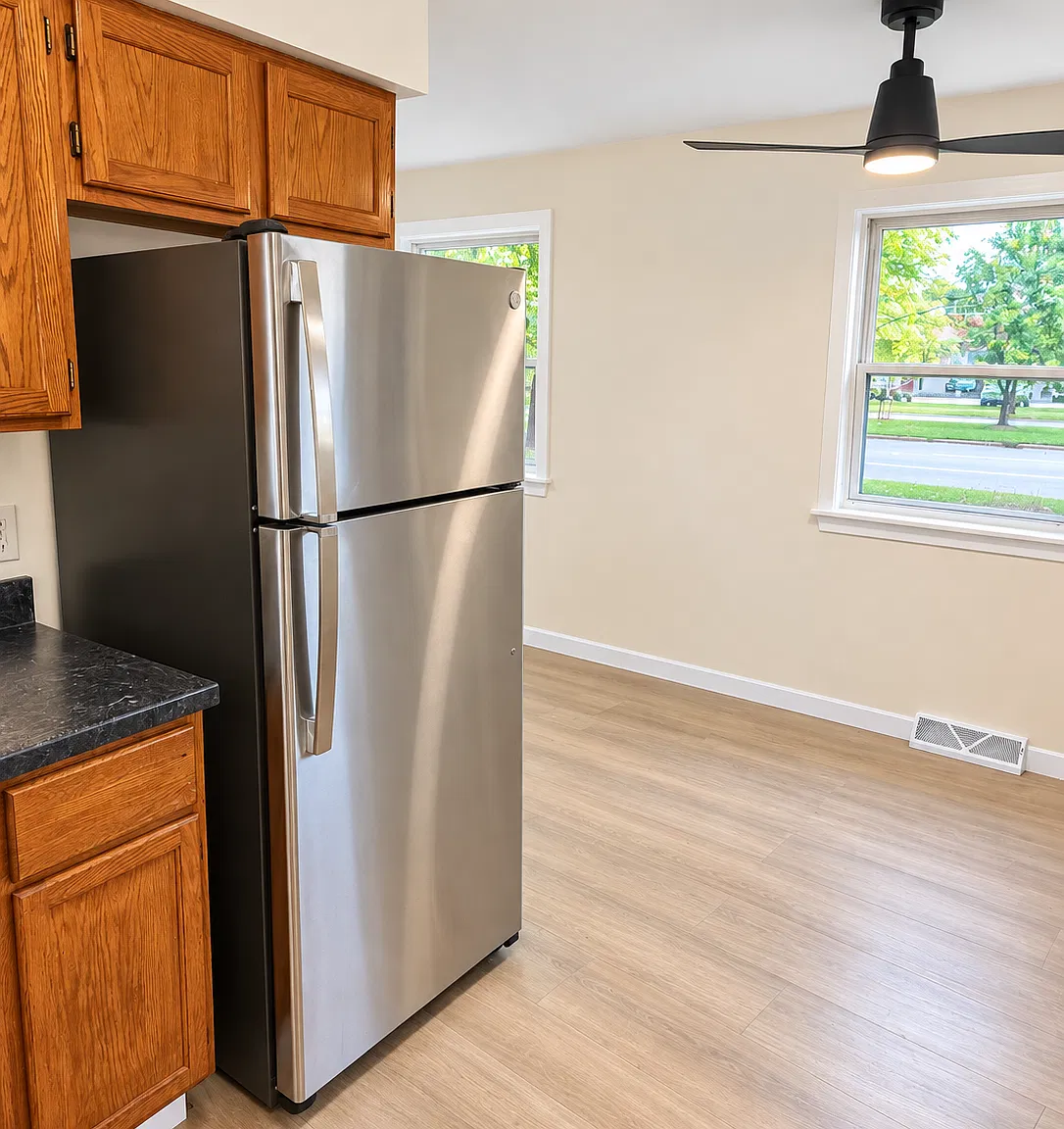 3 bed, 1050 sqft, $1,575 — Photo 4