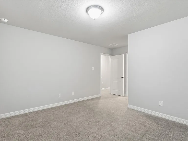 119 Buttonwood Ct — Photo 34