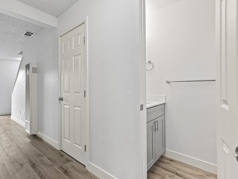 Stony Creek Apartments — Photo 9