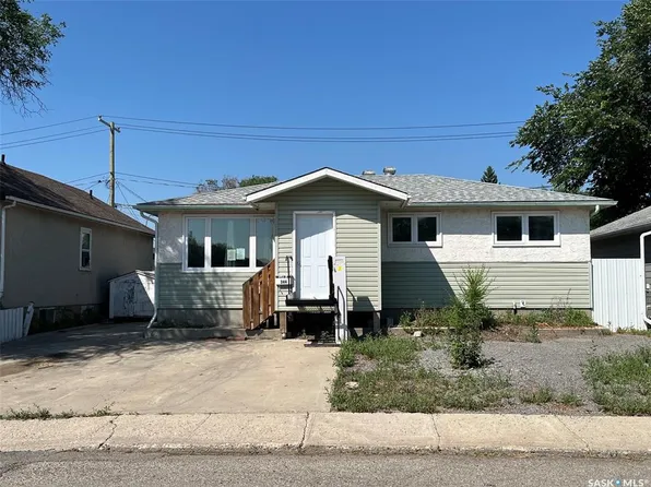 344 Wascana STREET, Regina, SK S4R 4H9