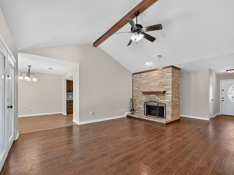 209 Glenwood Dr — Photo 6