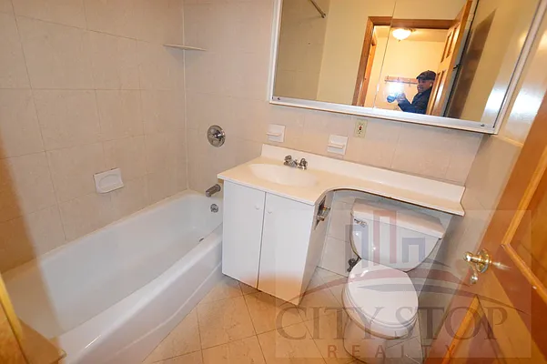 Rented by City Stop Realty | media 9