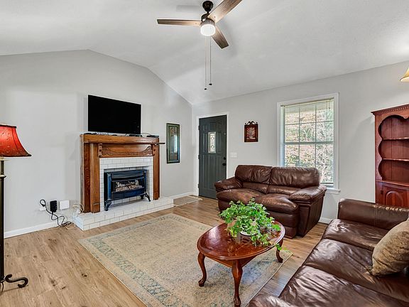 5th image of 547 Busby Rd