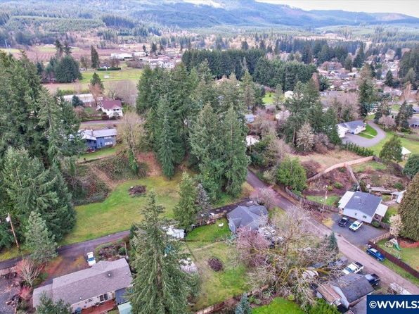 584 SE 5th Ave, Mill City, OR 97360