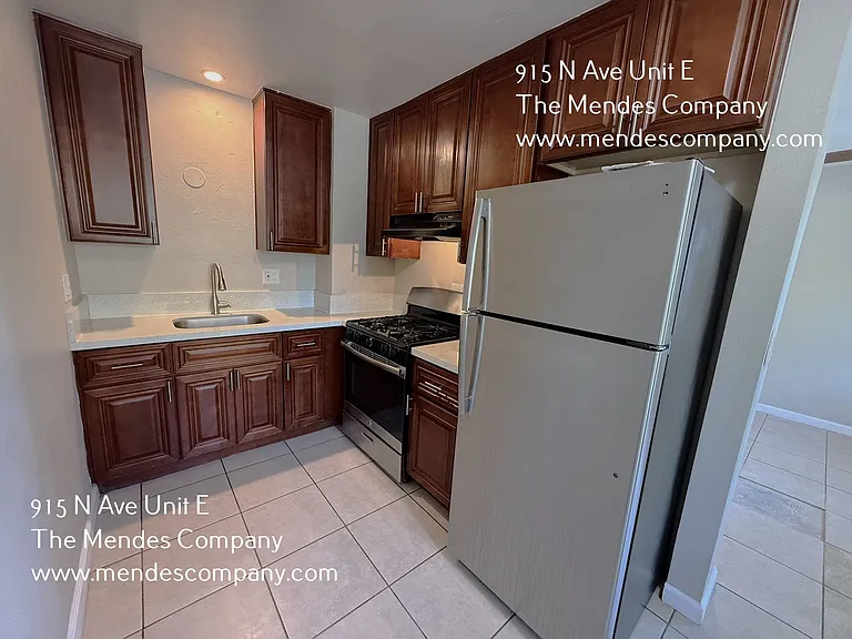 915 N Ave #E — Photo 3