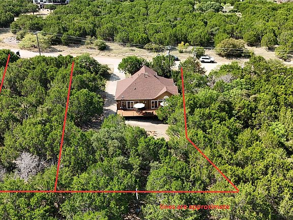 2nd image of 880 Cliffs Dr