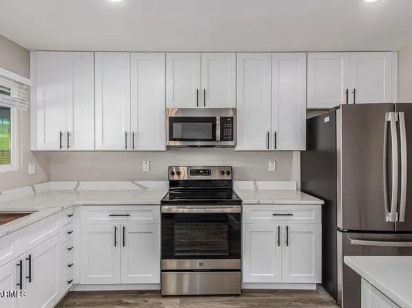 9938 W Willowcreek Cir, Sun City, AZ 85373