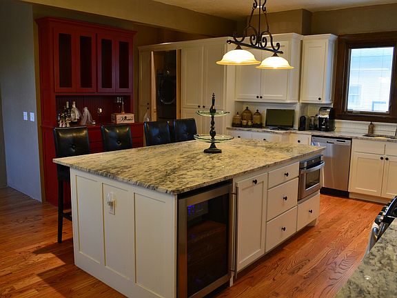 Island with fridge and micro