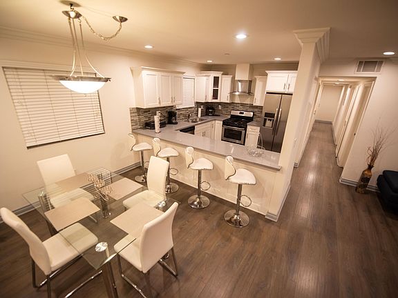 4th image of 904 W 41st Dr #904