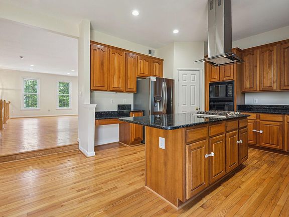 5th image of 4127 Trowbridge St #1
