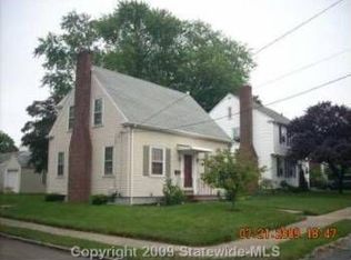 14 Orchard St, Cranston, RI 02910
