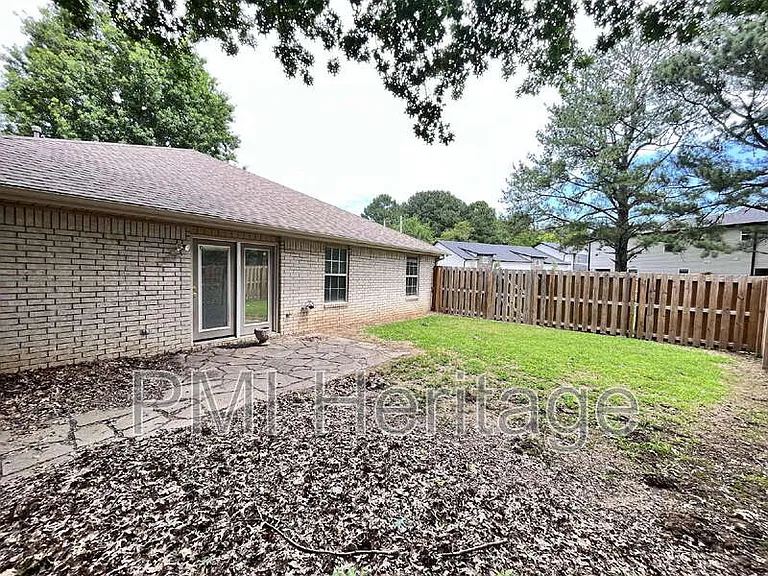 884 N Daisy Ln — Photo 18