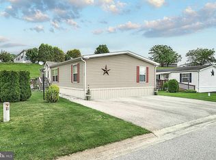 72 Broadwing Dr, Hanover, PA 17331