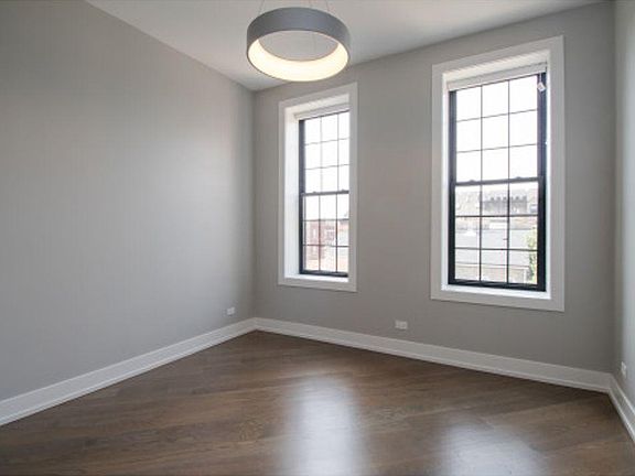 5th image of 1438 W Blackhawk St #301