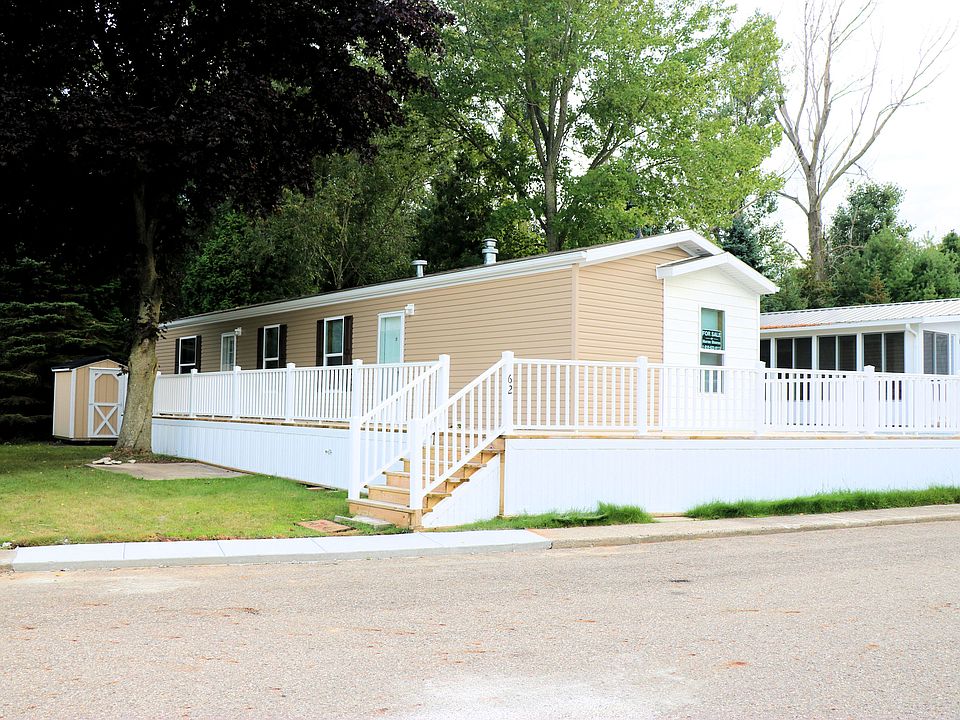 1st image of 262 Shoreline Dr W