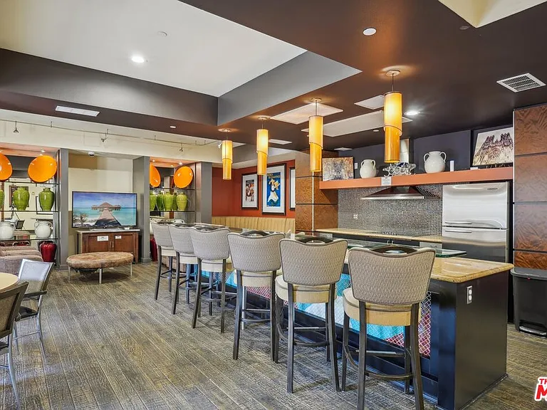 100 S Alameda St #115 — Photo 31