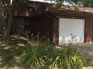 2820 Grove Ct, Decatur, IL 62521