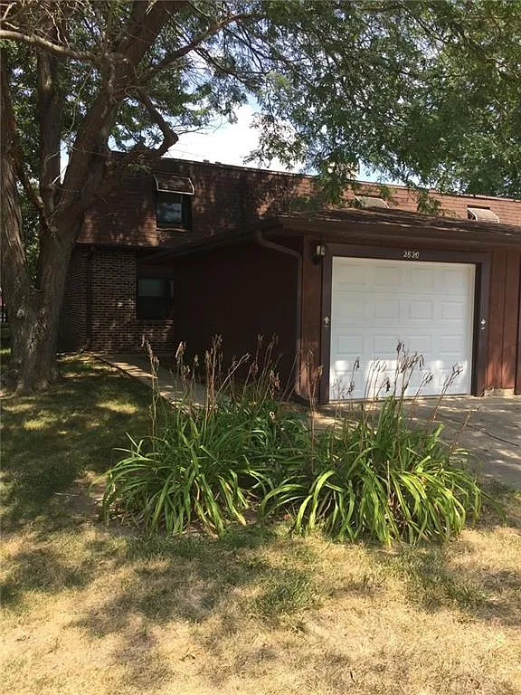 2820 Grove Ct photo 1