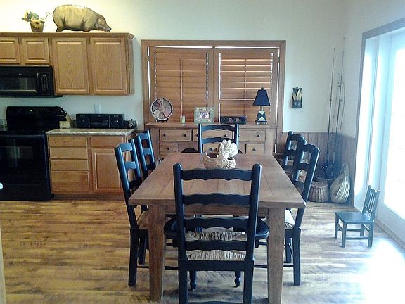 5th image of 305 Storter Ave N #13