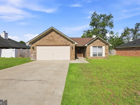 176 Wayfair Ln, Hinesville, GA 31313