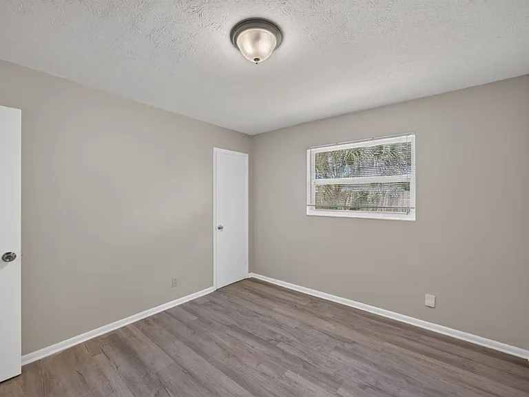 5527 Beney Rd — Photo 21