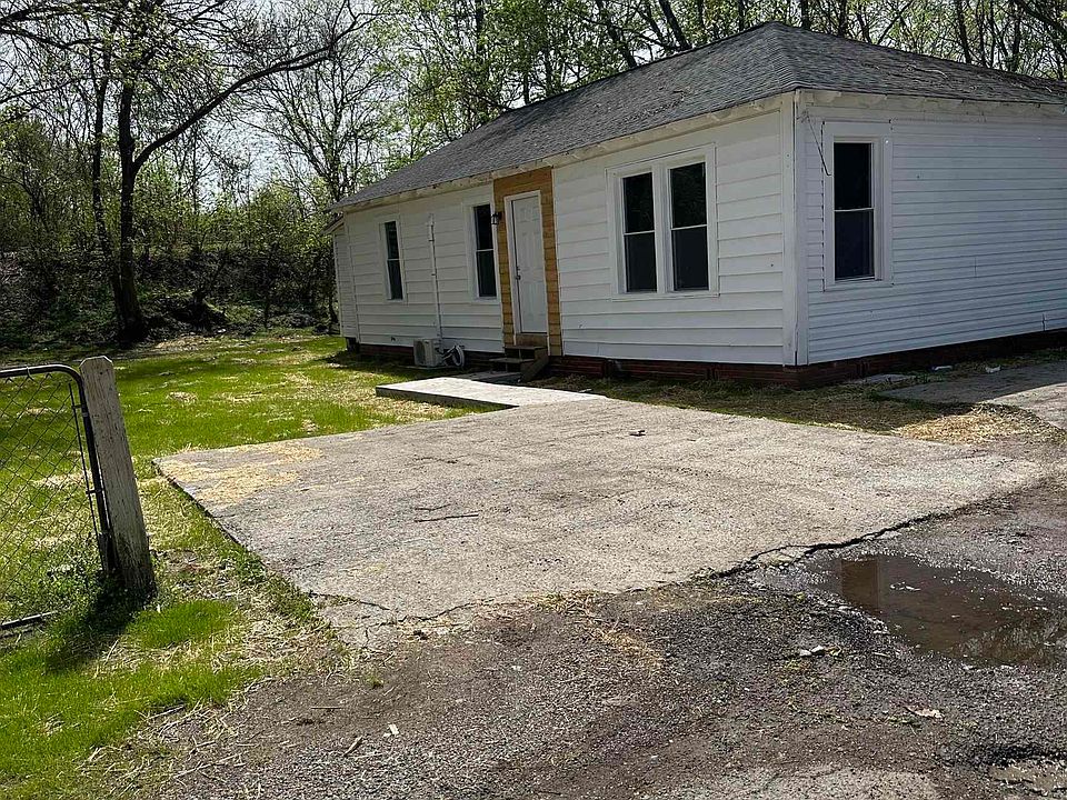 1st image of 409 & 411 May St