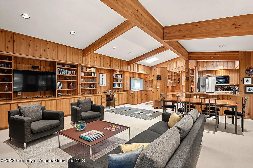 3 bed, 3.0 bath, 1928 sqft, $25,000 — Photo 3