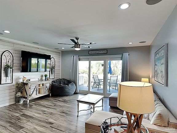 5th image of 8522 Gulf Blvd APT 19