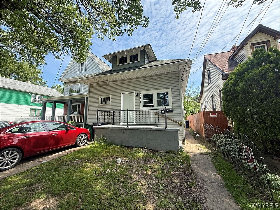 1st image of 303 Skillen St