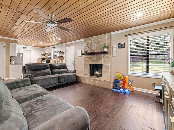 4th image of 109 Heights Park Dr
